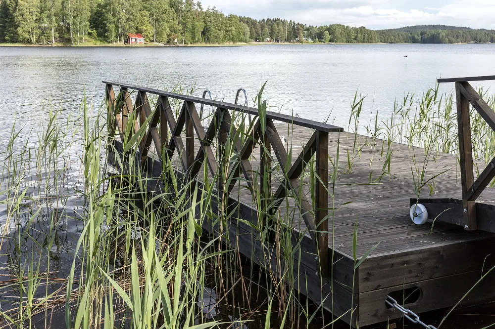 Kannustalo, Asuntomessut, Mikkelin asuntomessut, Asuntomessut 2017, Kannustalo Harmaja Saimaa, Kohde numero 6, valokuvaus, valokuvaaja, Frida Steiner, Visualaddict, sisustus, sisustaminen, rakentaminen, musta, puutalo, sisustusinspiraatio, sisustusidea, piha, ranta, laituri