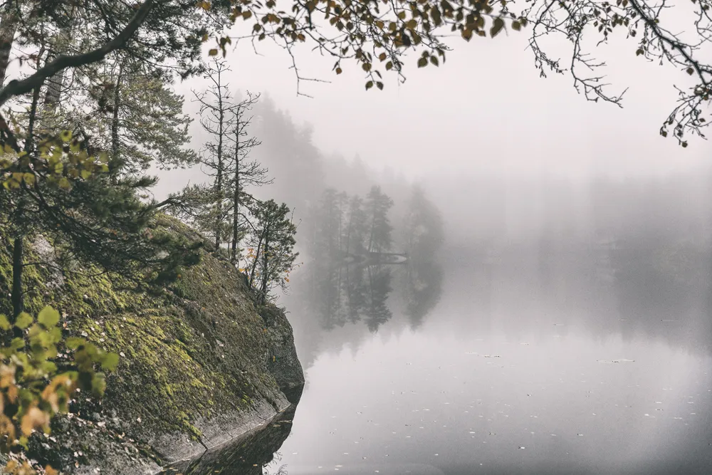 luonto, luontokuva, suomi, finland, visitfinland, nature, outdoors, naturephotography, outdoorphotography, valokuvaaja, pjotographer, Frida Steiner, Visualaddict, visualaddictfrida, forest, rocks, lake, lakeshore